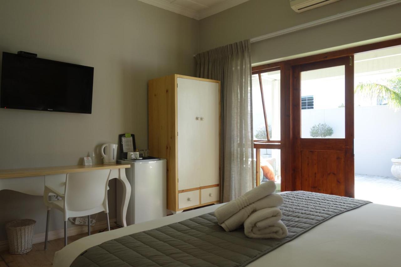 Two Fat Owls Guesthouse George Exterior photo